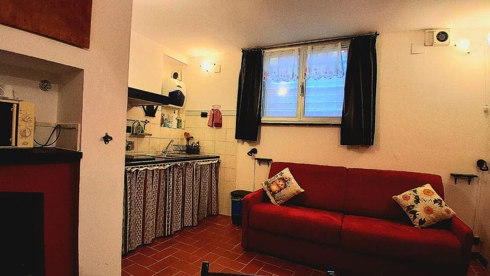 Kitchen or kitchenette, Living room