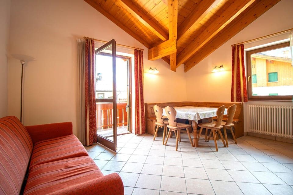 Communal lounge/ TV room, Living room