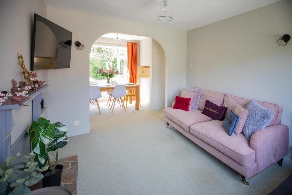 TV and multimedia, Living room, Seating area