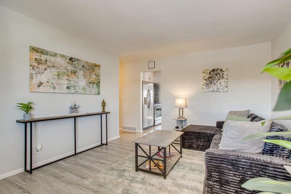 Hot Tub, Fire Pit! Group-Ready Stay Near Denver House in Commerce City