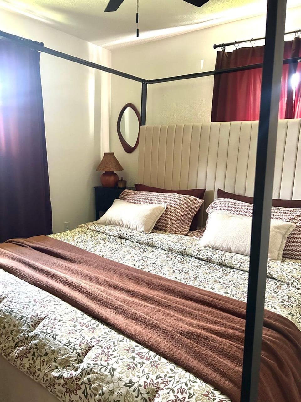 King suite and Hot Tub near the Greene House in Kettering