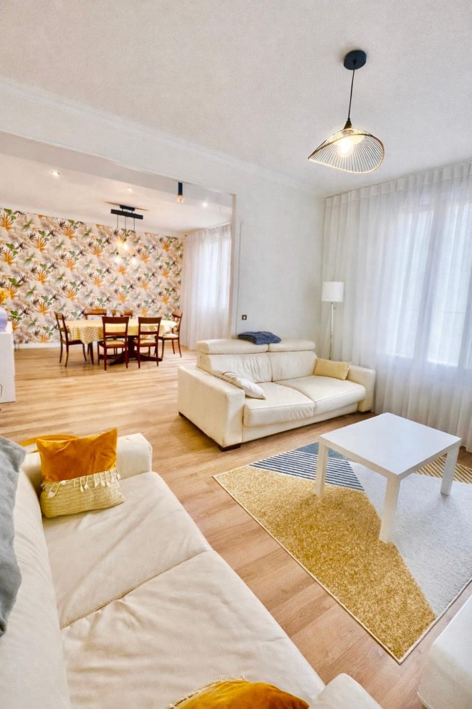 Communal lounge/ TV room, Living room, Seating area