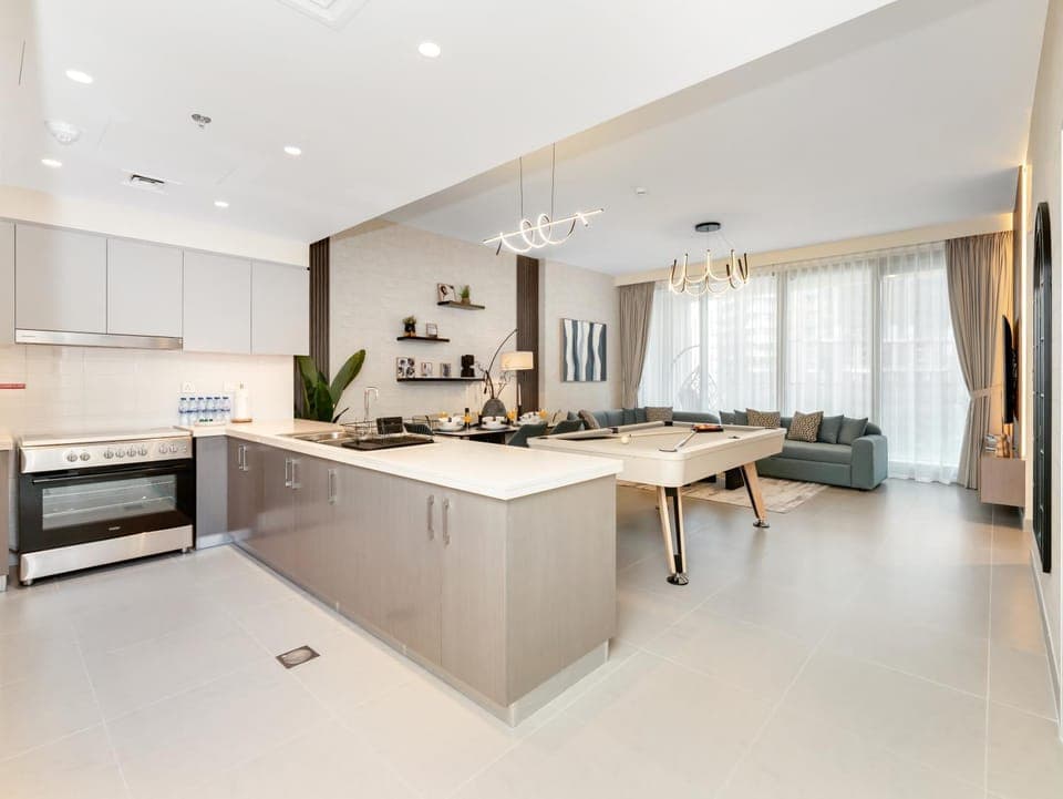 Kitchen or kitchenette, Dining area