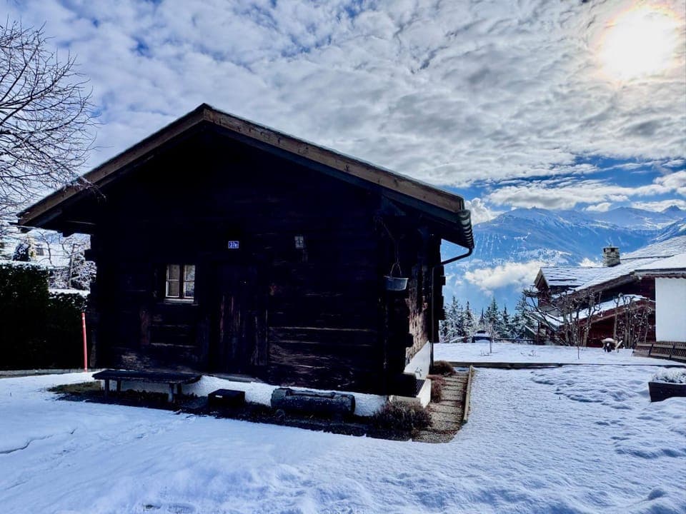 Property building, Day, Winter