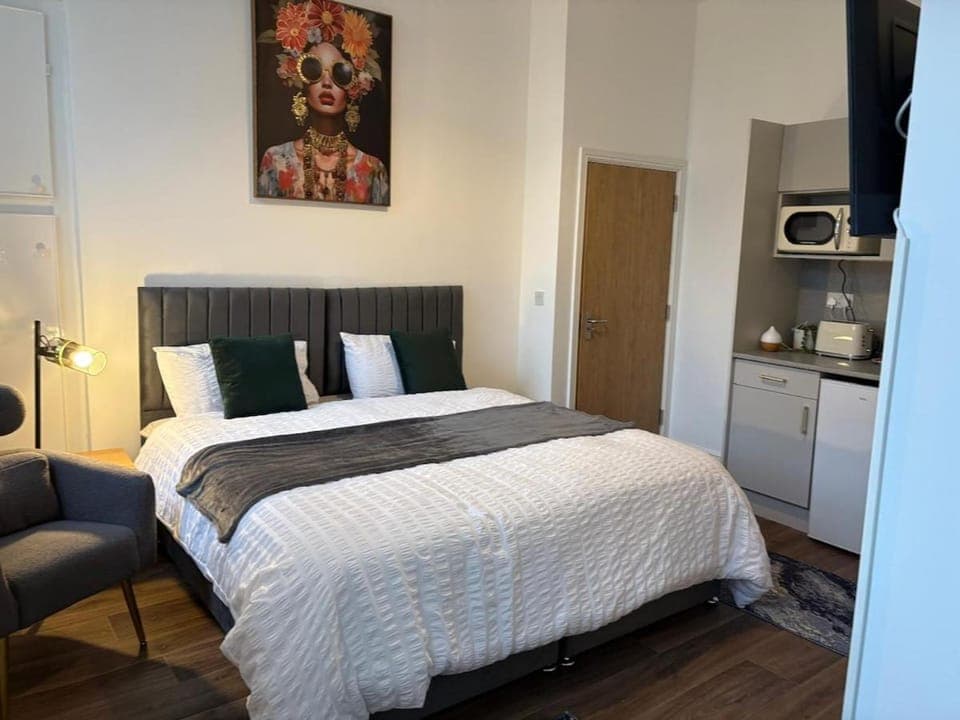 Kitchen or kitchenette, Photo of the whole room, Bedroom