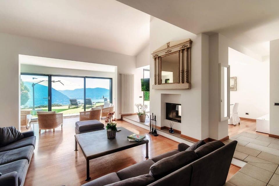 Communal lounge/ TV room, Living room