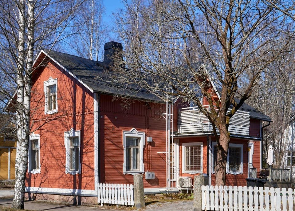 Property building, Spring, Day