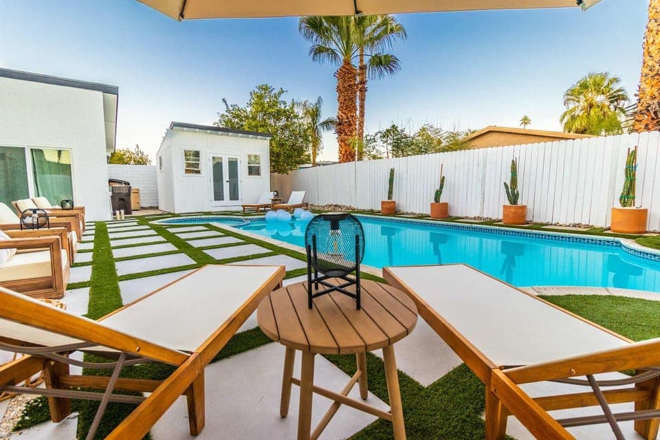 Desert Paradise Retreat Pool Spa & Game Room Villa in Palm Springs