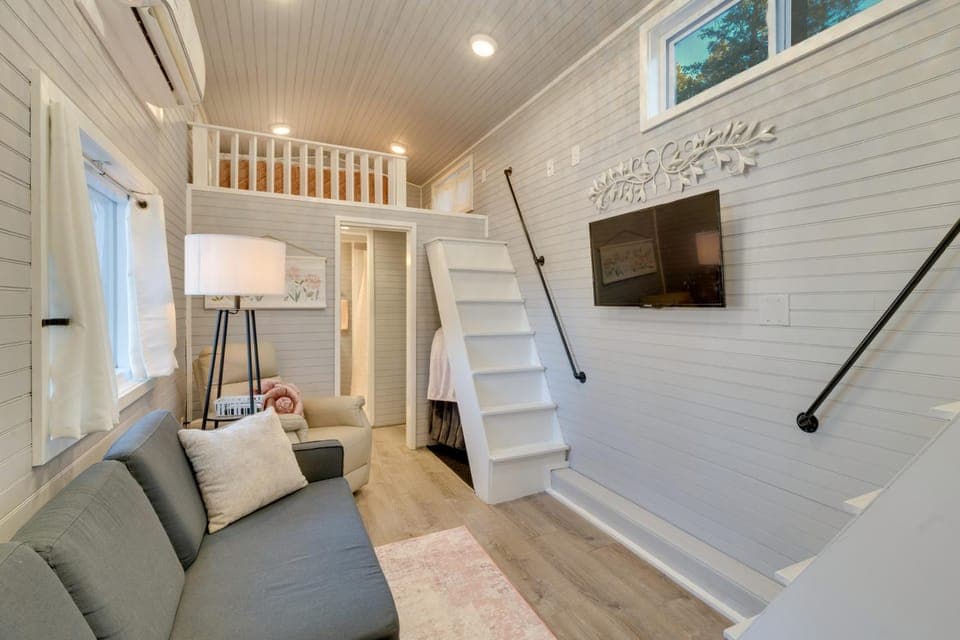 Adorable Tiny Home with Mtn Views in Woodland Park! Apartment in Woodland Park