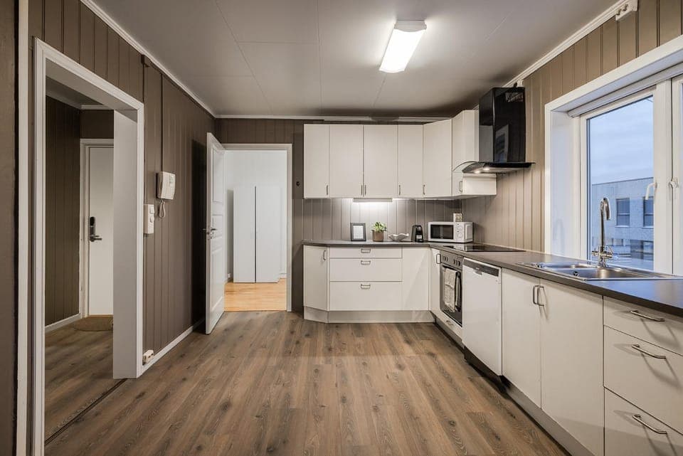 Kitchen or kitchenette