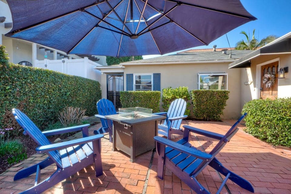 Coastal Cottage Steps from the Sand | Walk to Carlsbad Village, Dog-Friendly House in Carlsbad