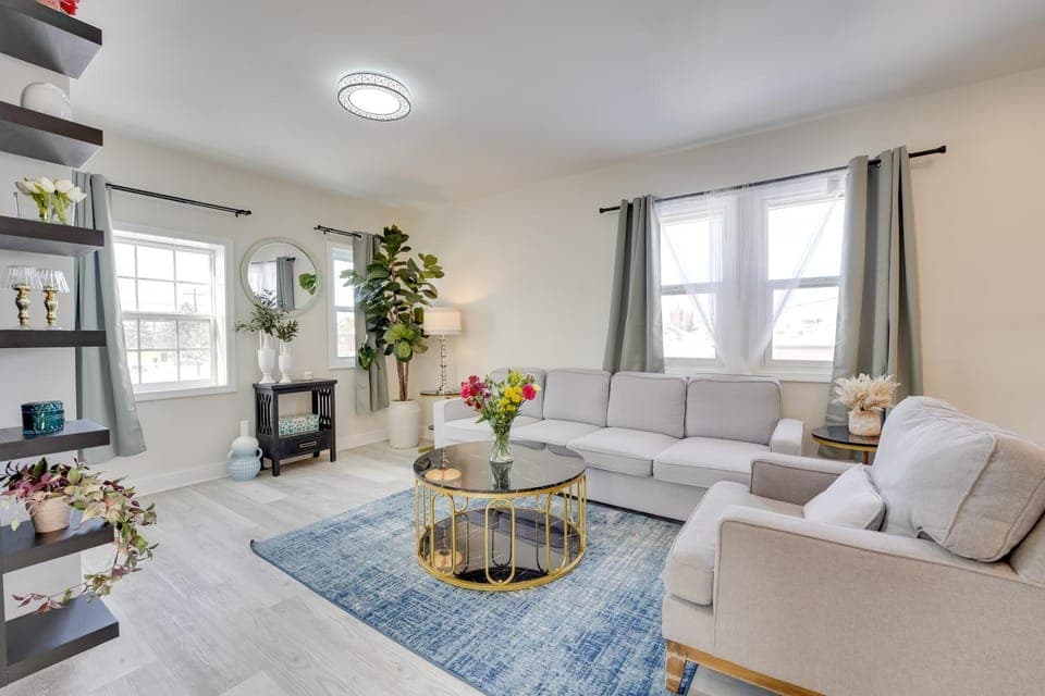 Chic Modern Apt w/ Free Parking Near Dtwn Detroit Apartment in Hamtramck