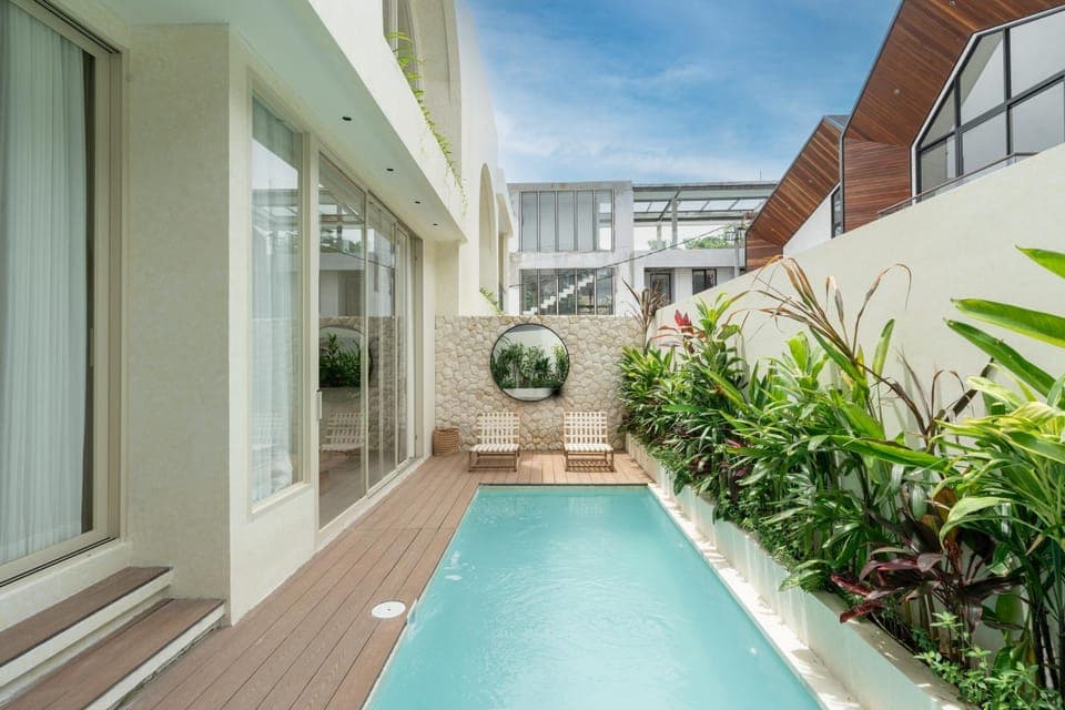 Property building, Pool view, Swimming pool