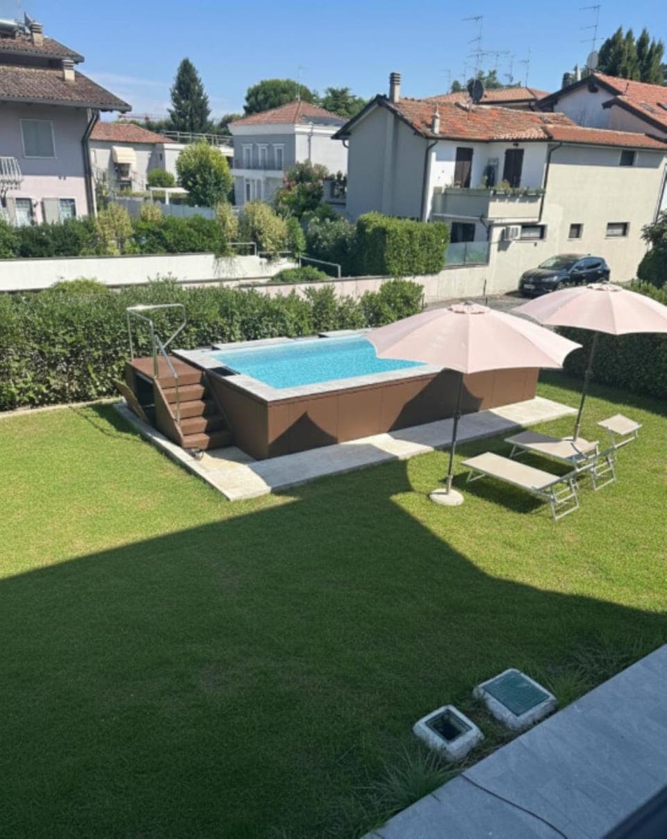Garden, Swimming pool