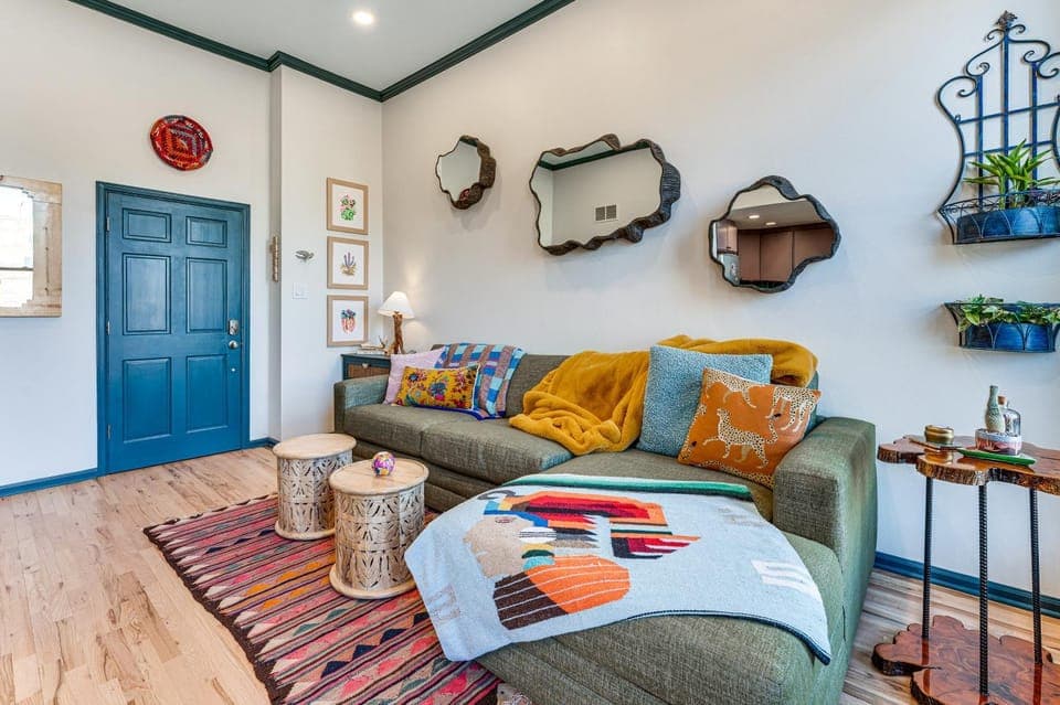 Shop, Dine, Unwind! Couples Retreat in Dtwn Golden House in Golden