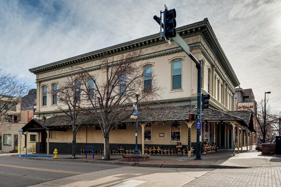 Shop, Dine, Unwind! Couples Retreat in Dtwn Golden House in Golden