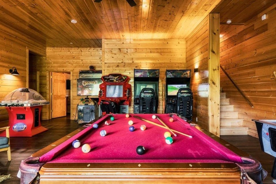 Lrg Log Cabin JanDeals Arcade PS5 FireTbl HotTub Cabin in Pittman Center