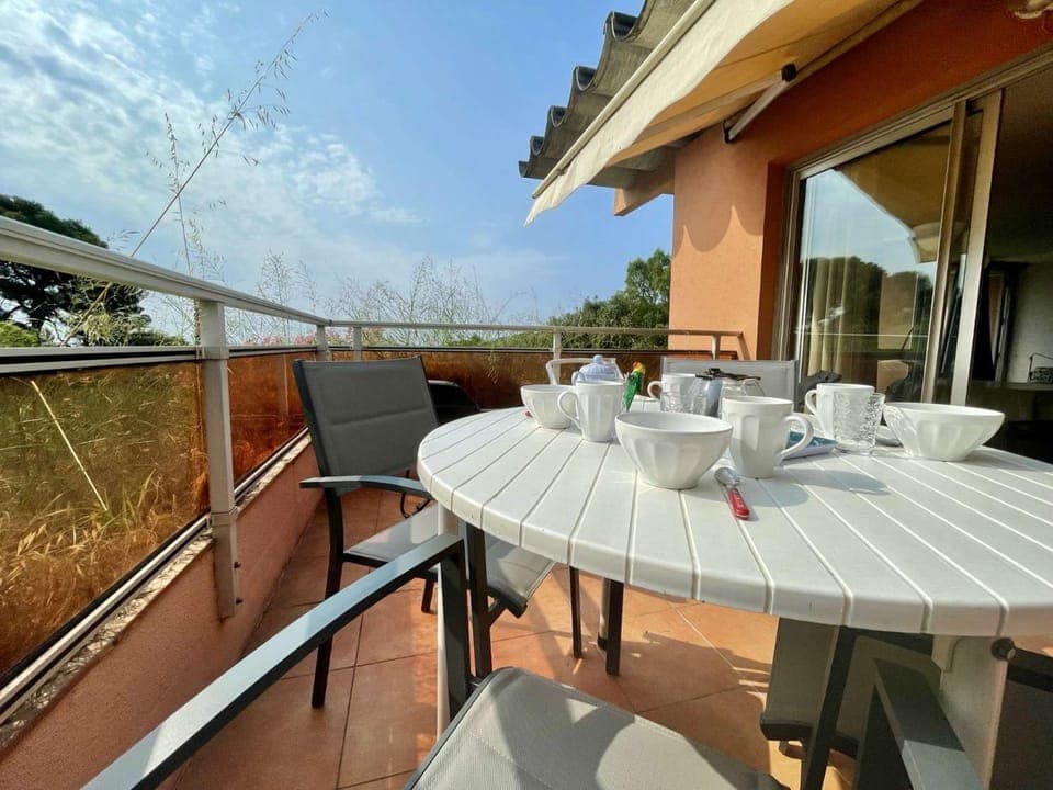 Patio, Day, Natural landscape, View (from property/room), Balcony/Terrace, Dining area