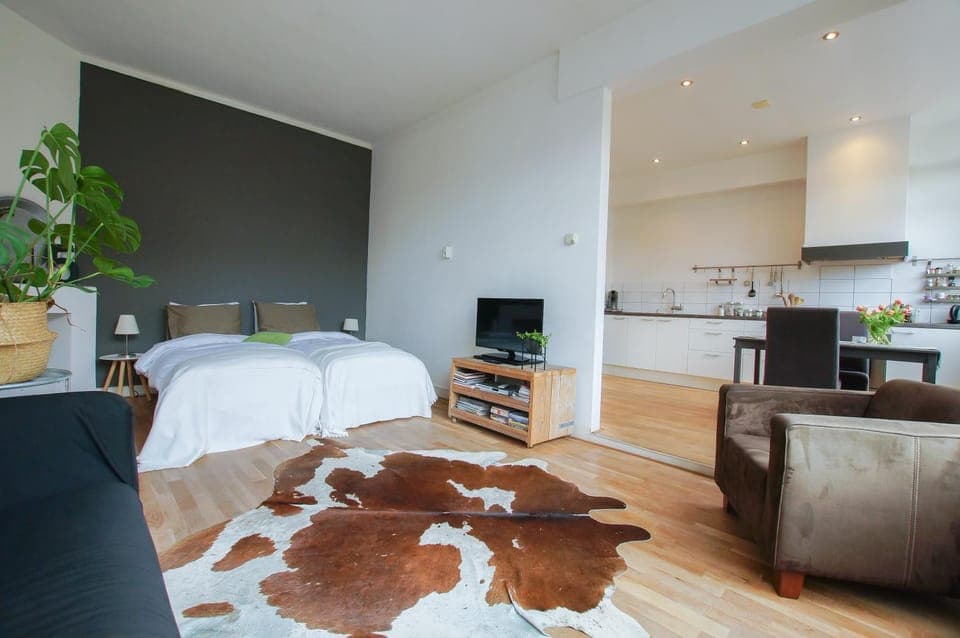 Living room, Bedroom