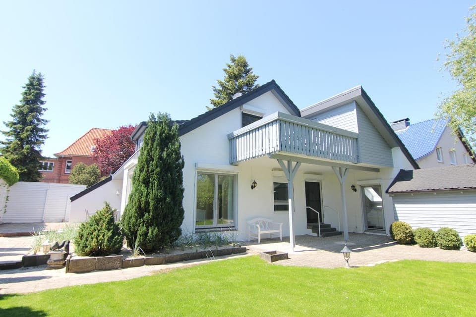 Property building, Facade/entrance, Day, Garden