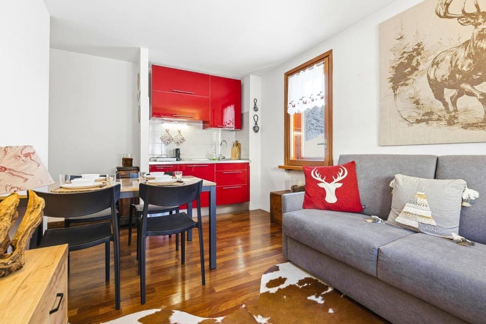 Kitchen or kitchenette, Living room, Dining area