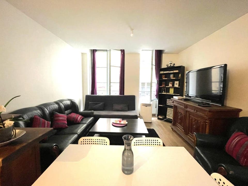 TV and multimedia, Living room, Seating area, Dining area