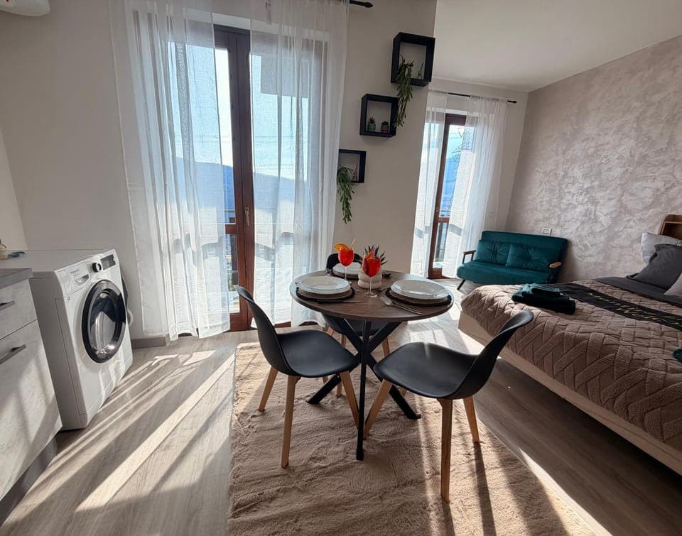 Kitchen or kitchenette, Living room, Seating area