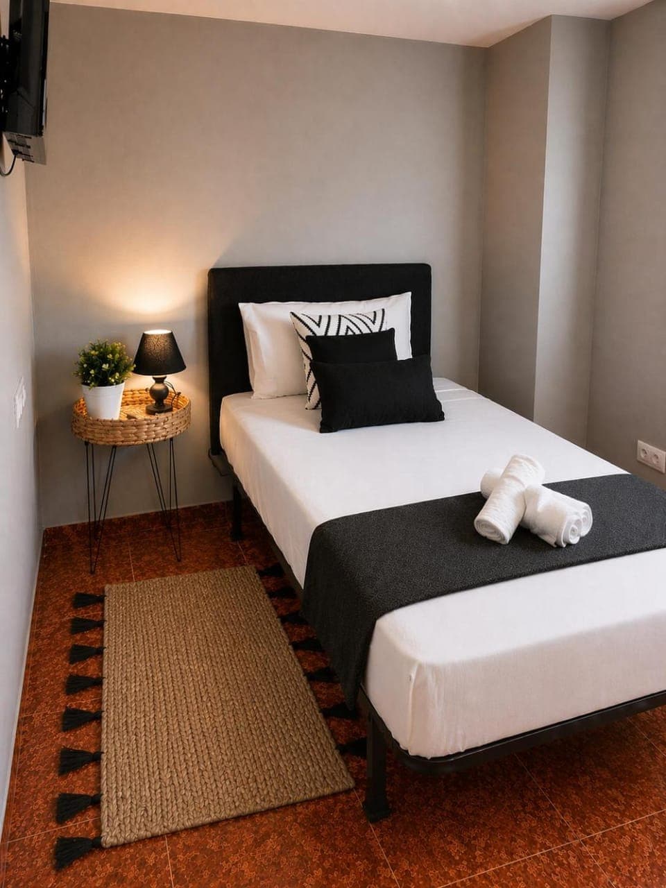 TV and multimedia, Photo of the whole room, Bedroom, towels