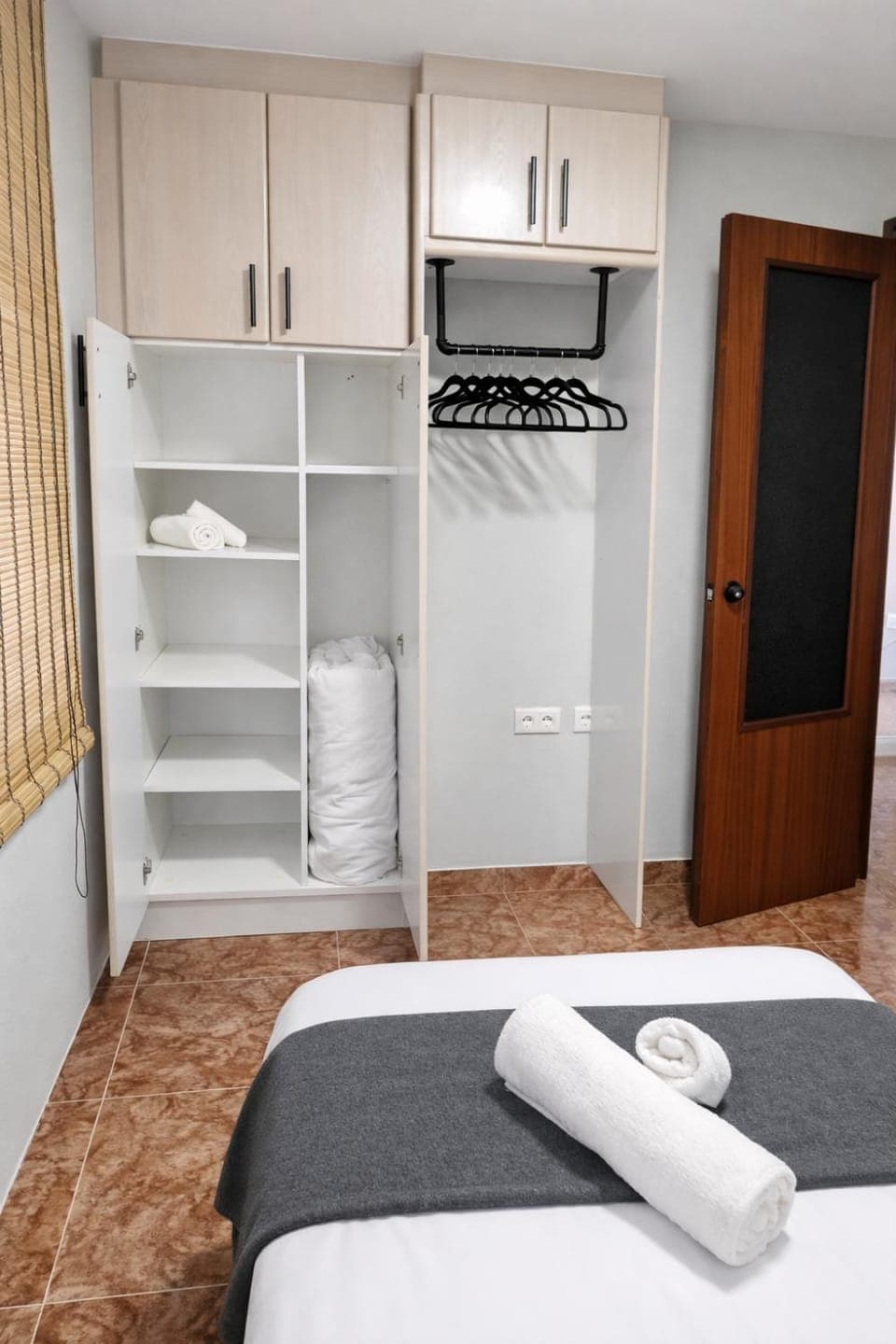 Bed, Bedroom, storage, towels, wardrobe