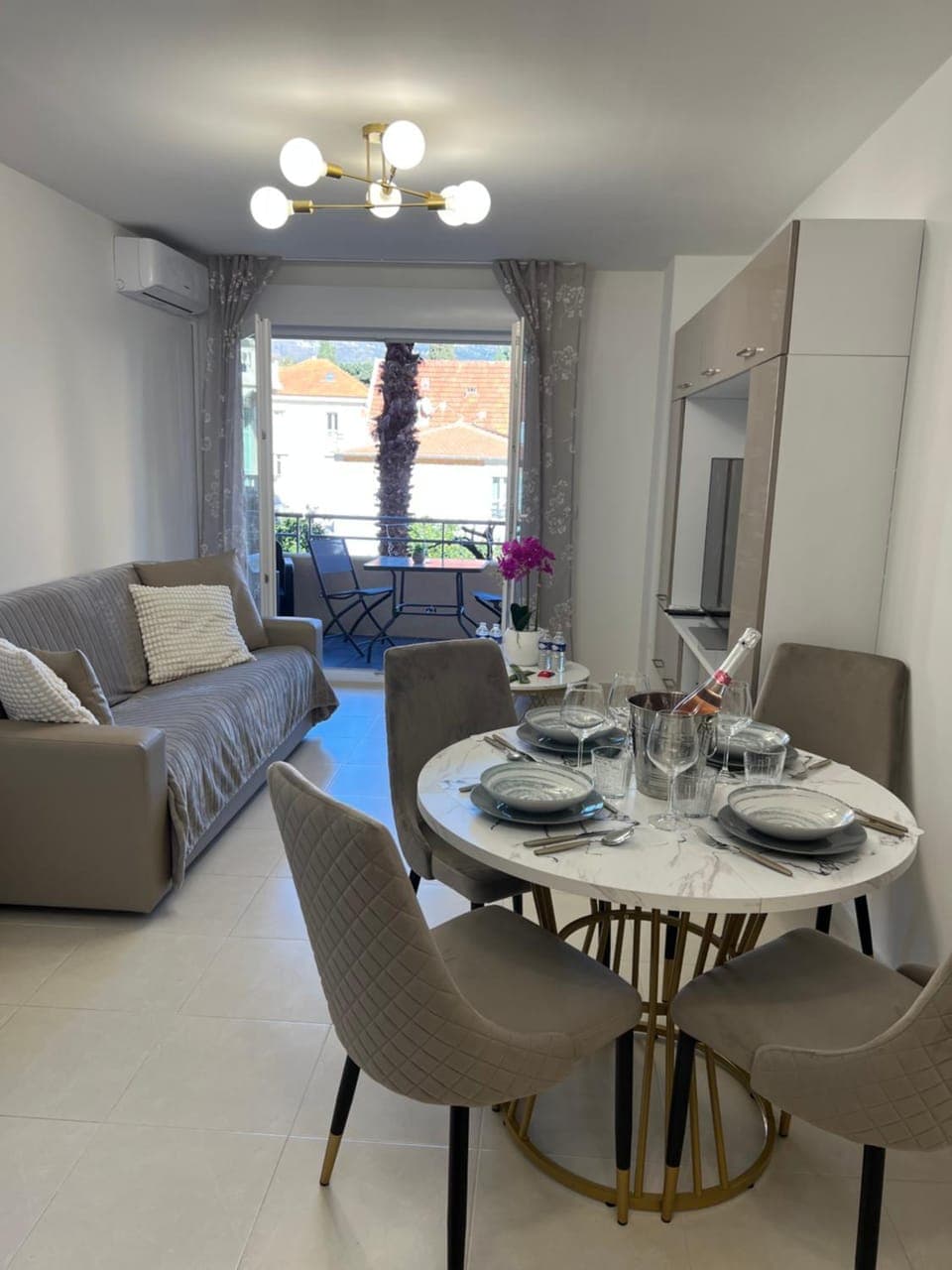 Living room, Dining area