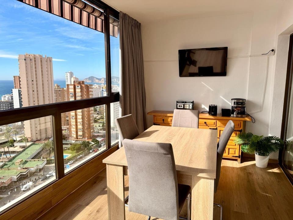 Communal lounge/ TV room, Balcony/Terrace