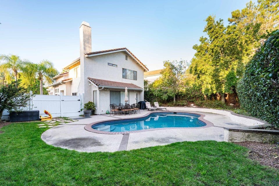 Property building, Swimming pool