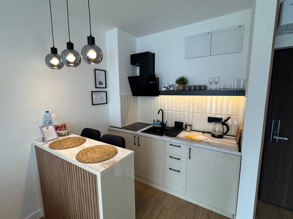 Kitchen or kitchenette, Seating area, Dining area, stove