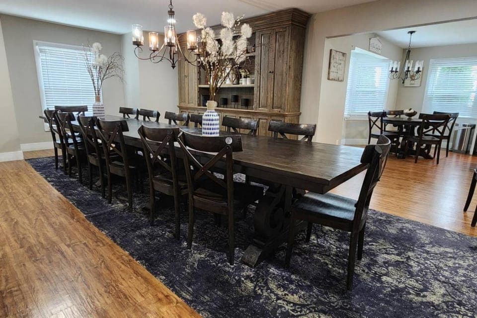 Indoor Court, Spa - 7 mins to The Island and strip House in Pigeon Forge