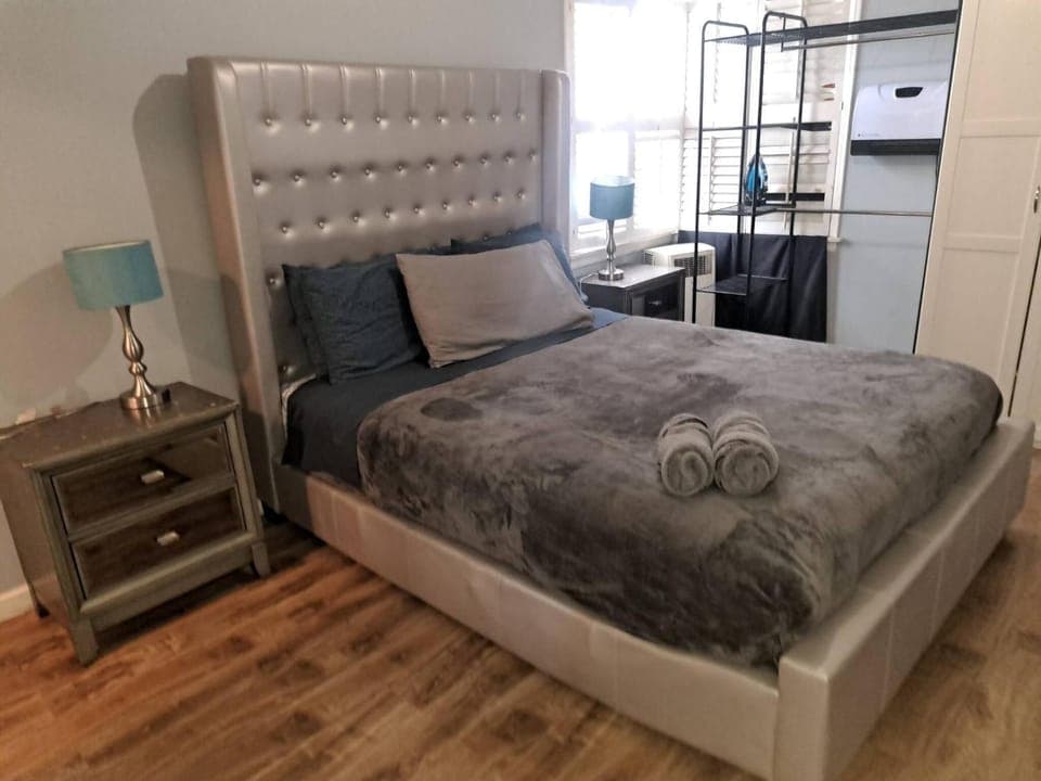 Bed, Bedroom