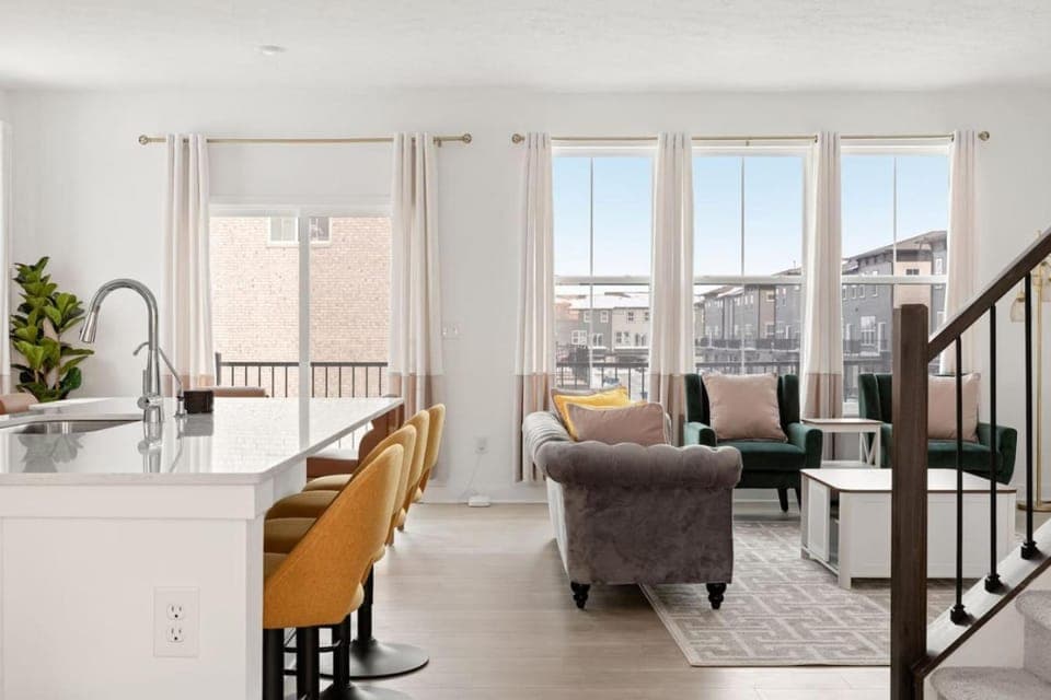 View (from property/room), Living room, Seating area