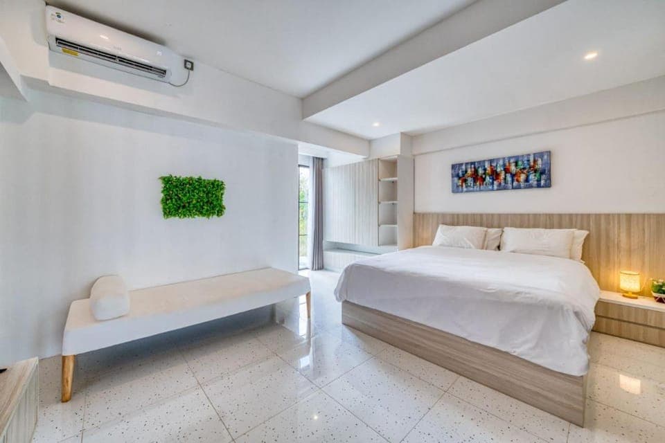 Bed, Bedroom, air conditioner