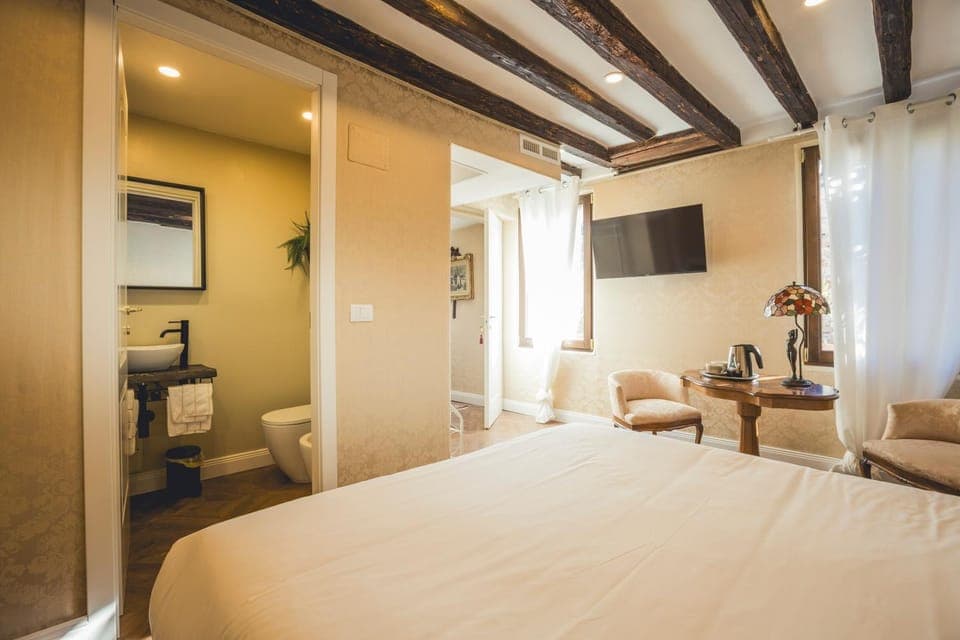 Bed, TV and multimedia, Coffee/tea facilities, Bedroom, air conditioner