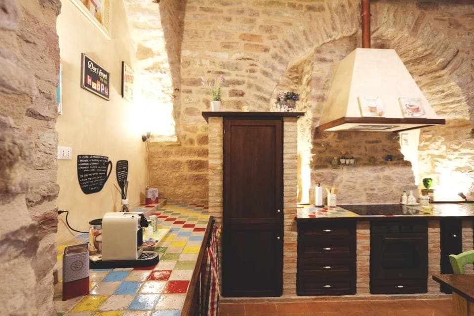 hair dresser, kitchen