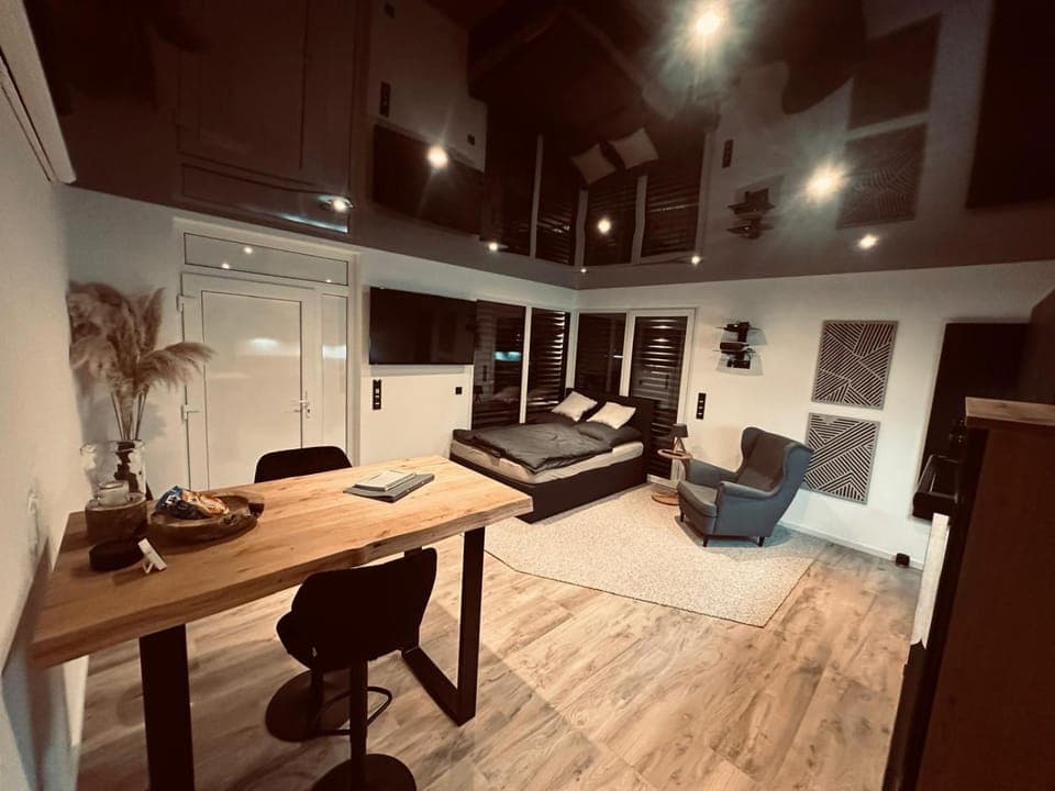 Bed, Living room, Seating area