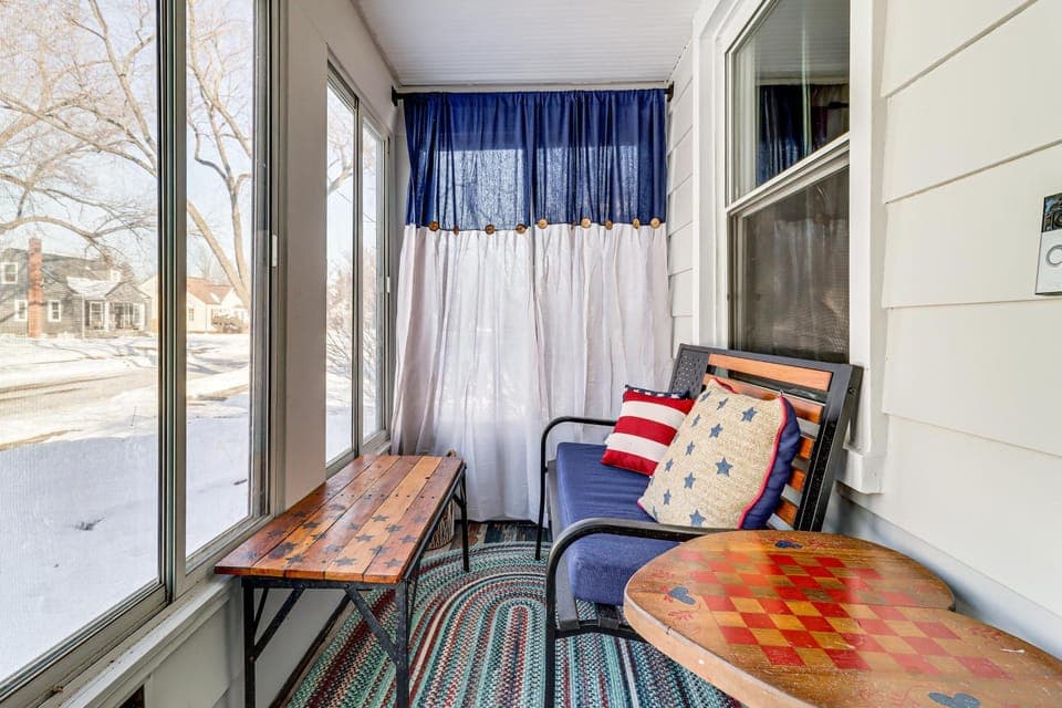 Families Welcome! Colorful Berkley Home w/ Yard House in Berkley