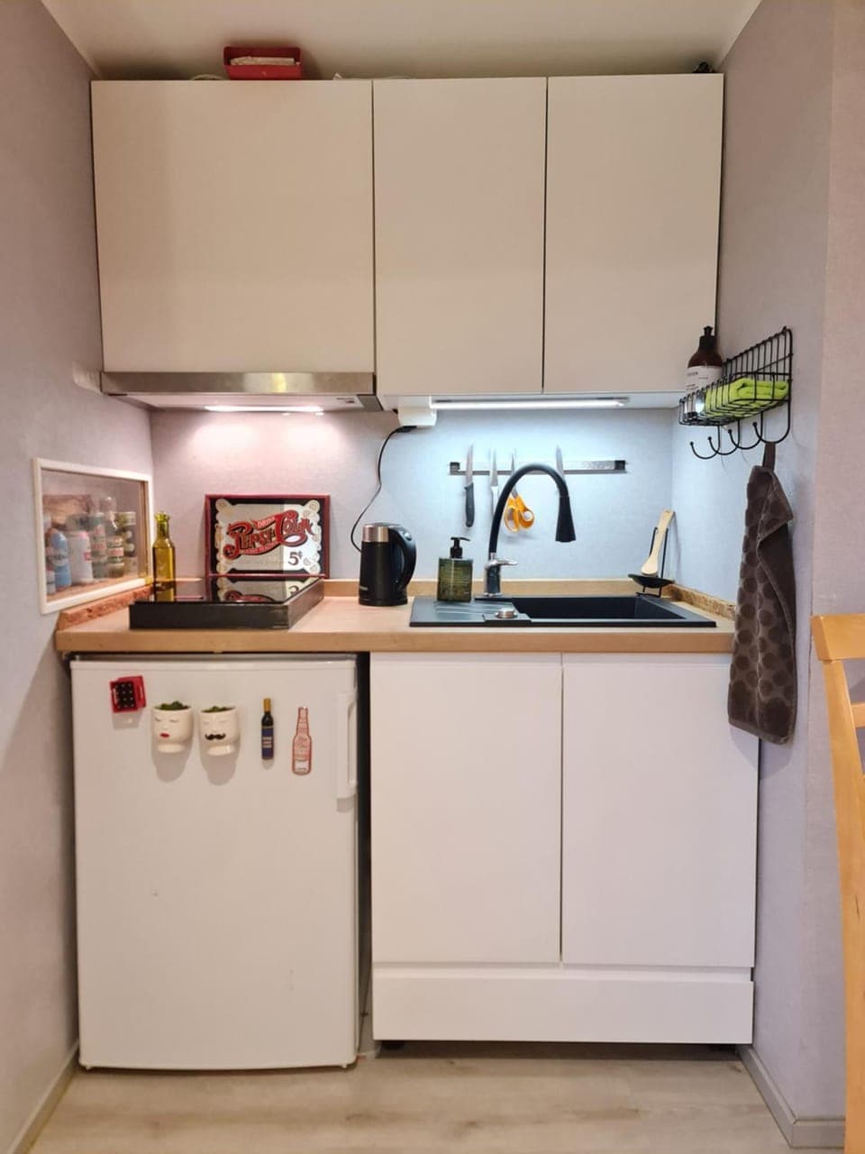 Kitchen or kitchenette, stove