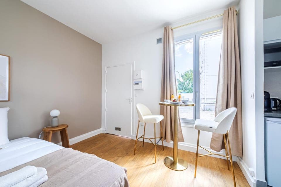 Dining area, Bedroom