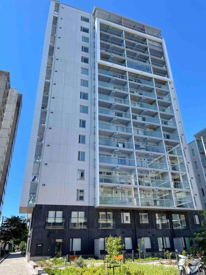 Property building, Facade/entrance, Balcony/Terrace, City view