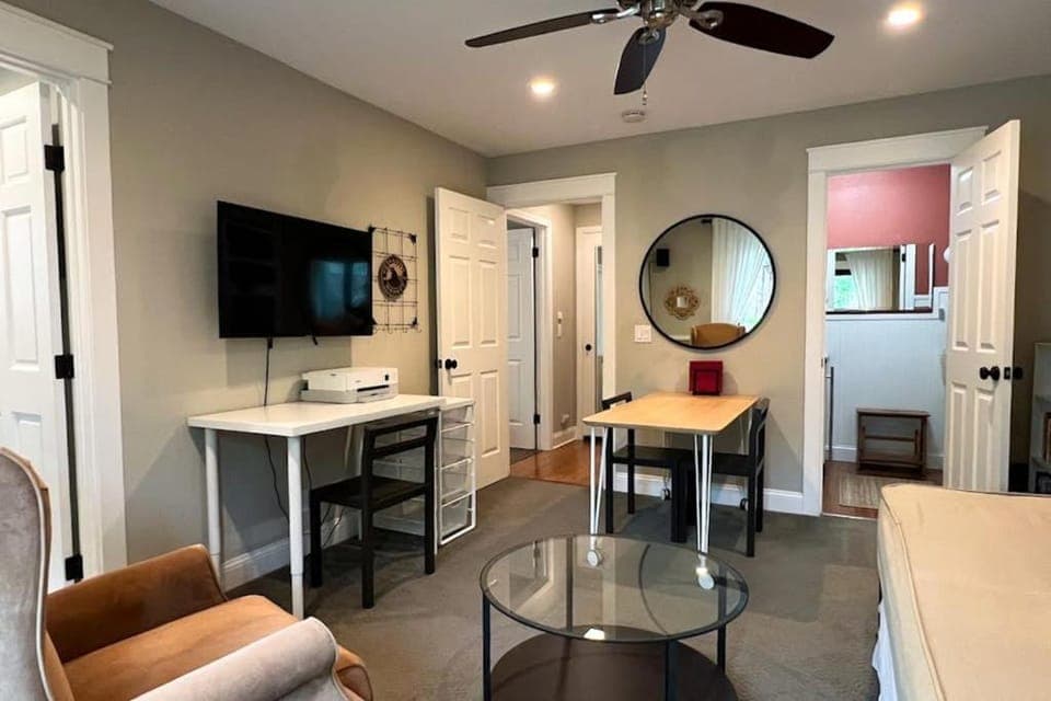 Hidden Gem in Sonoma Springs Apartment in Boyes Hot Springs
