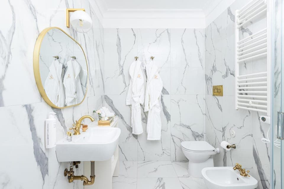 Toilet, Bathroom, bidet, towels