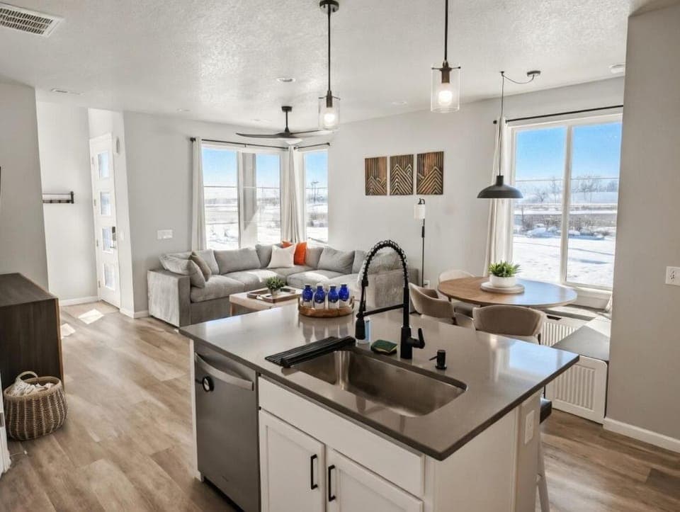Natural landscape, Kitchen or kitchenette, Living room, Seating area, Dining area, dishwasher, oven, stove
