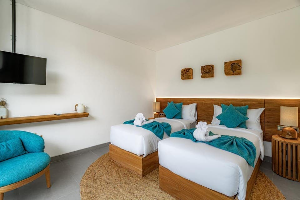 Bed, TV and multimedia, Bedroom, air conditioner