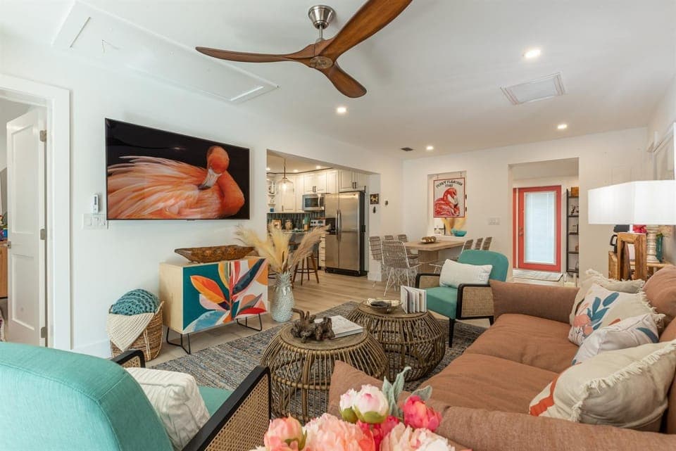 TV and multimedia, Living room, Evening entertainment