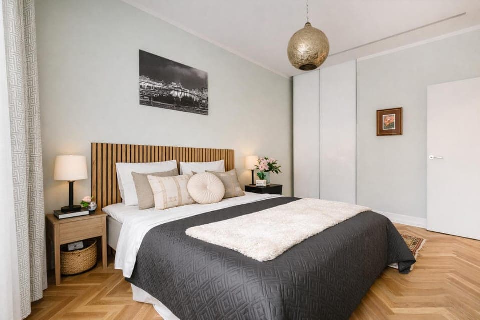 Bed, Photo of the whole room, Bedroom